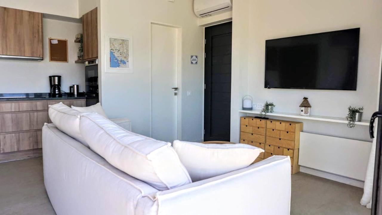Villa Karma Paleros المظهر الخارجي الصورة